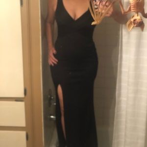 Great long black gown!